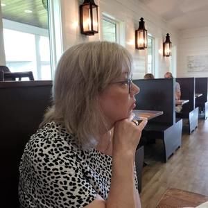 Meet your Posher, Lisa